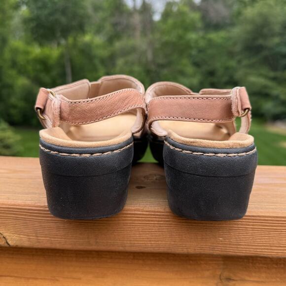 NWOB Clarks size 8.5 NARROW Merliah Leather Wedge Sandals - Sand Tan - Picture 7 of 12